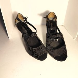 Ladies Aerosols Dress Shoes Black size 9M Adjustable Straps Open Toe